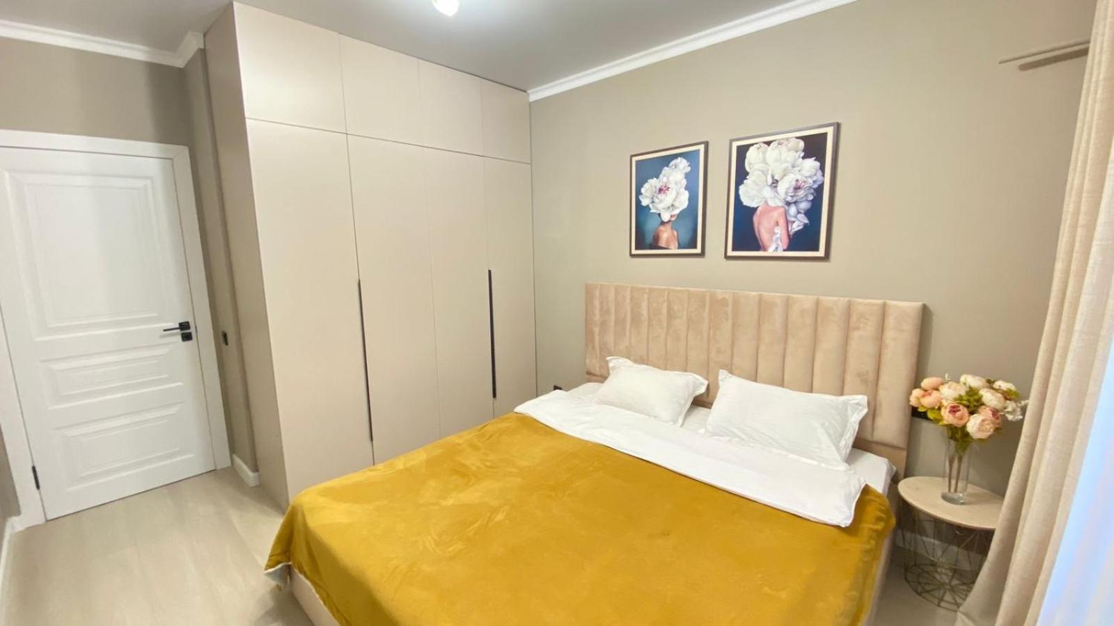 Oner Apartment Almaty Bagian luar foto